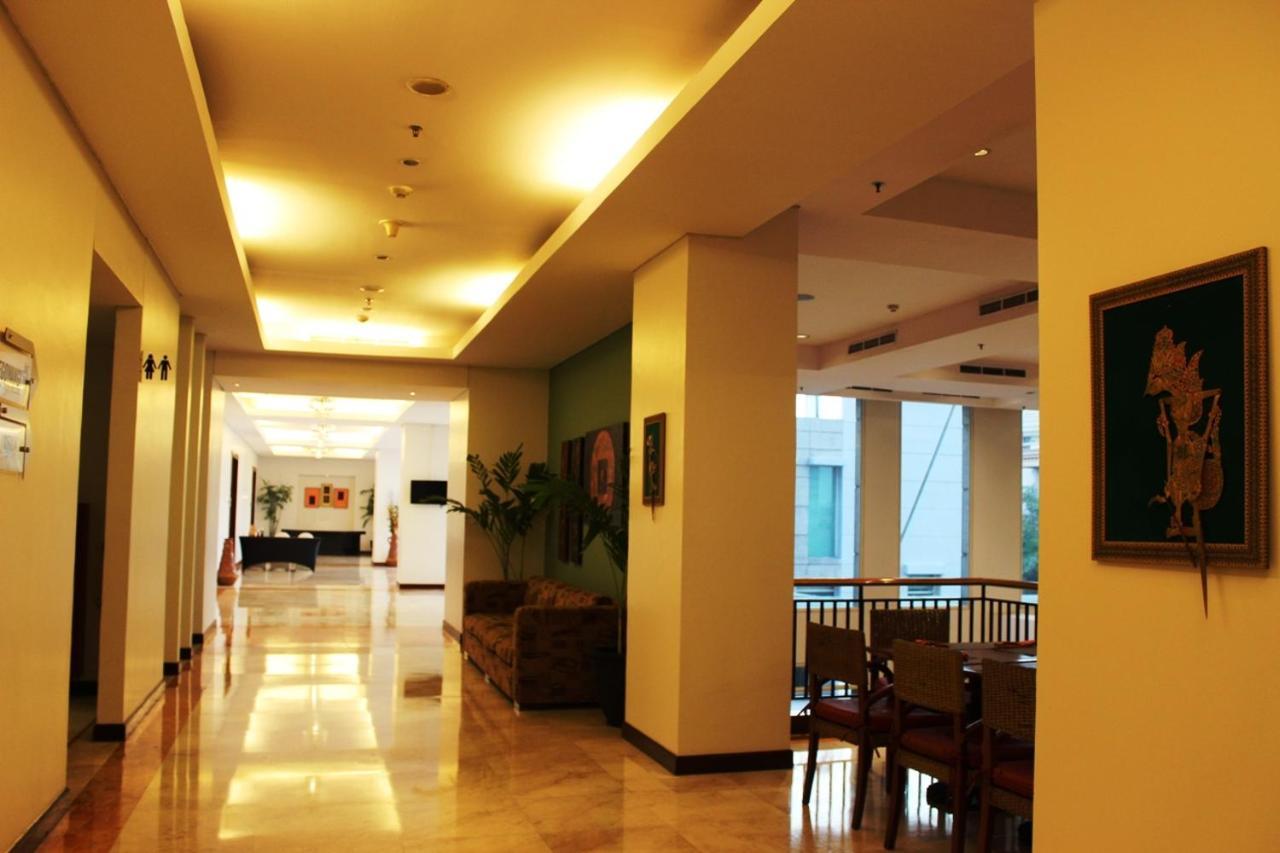 Grand Surya Hotel Kediri Кедири Екстериор снимка