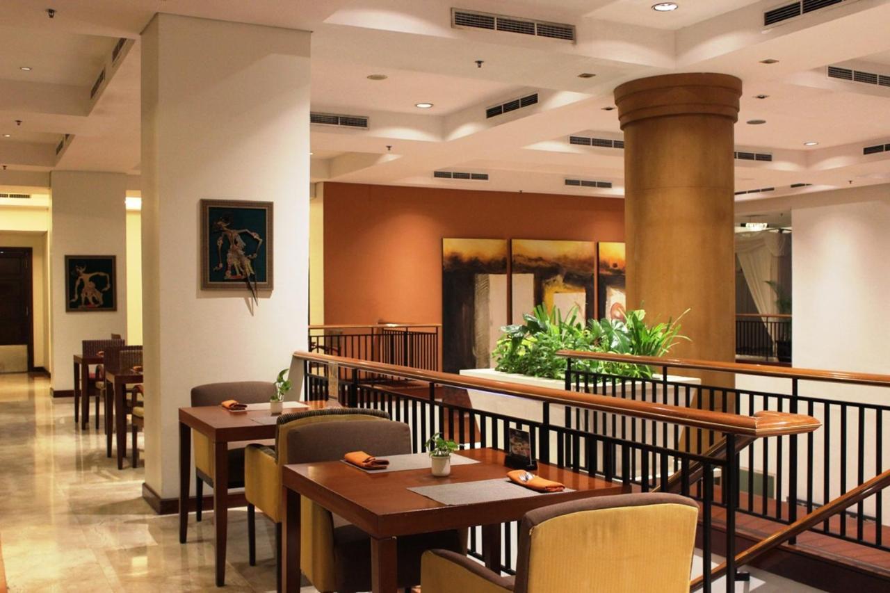 Grand Surya Hotel Kediri Кедири Екстериор снимка
