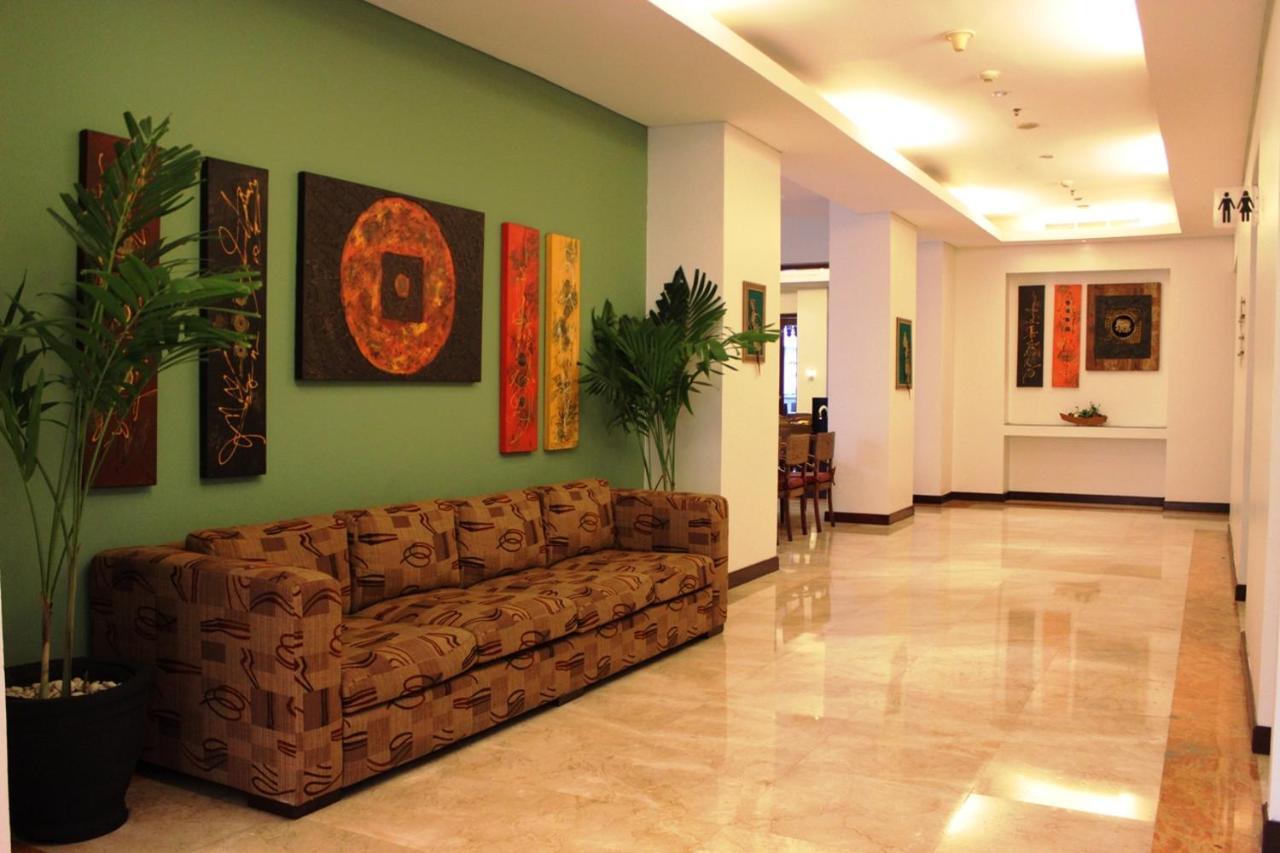 Grand Surya Hotel Kediri Кедири Екстериор снимка