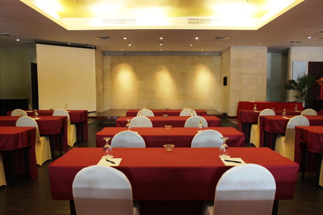 Grand Surya Hotel Kediri Кедири Екстериор снимка