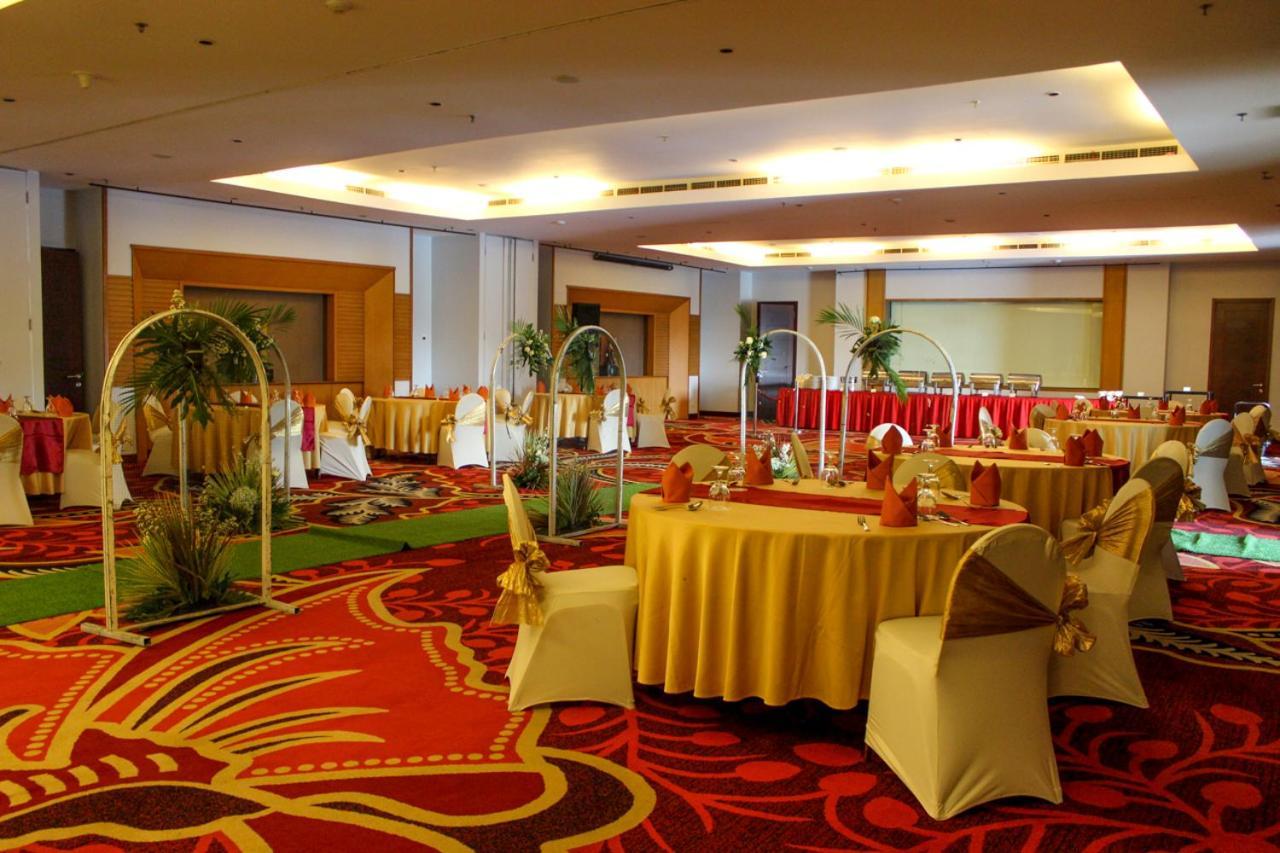 Grand Surya Hotel Kediri Кедири Екстериор снимка