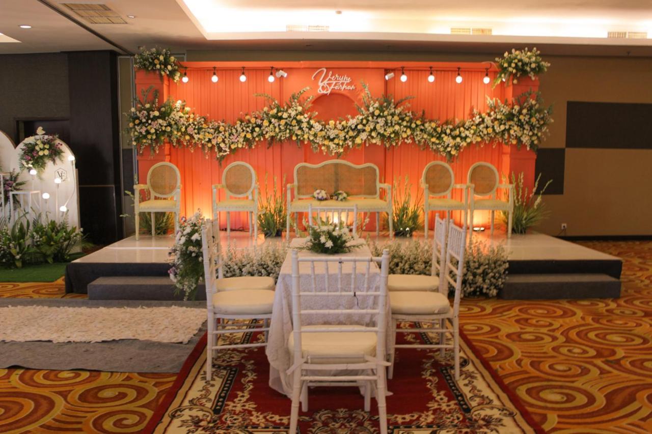 Grand Surya Hotel Kediri Кедири Екстериор снимка