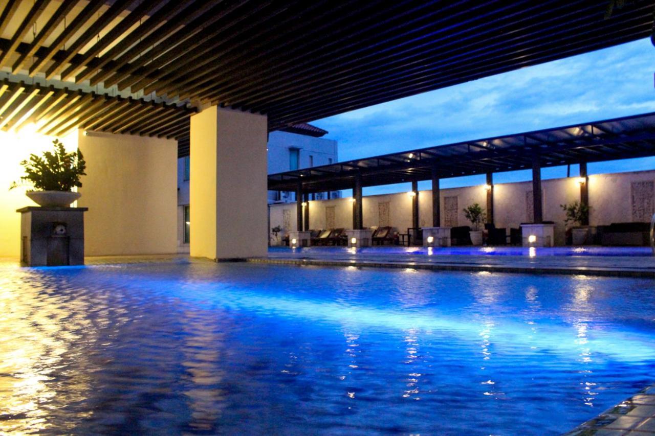 Grand Surya Hotel Kediri Кедири Екстериор снимка