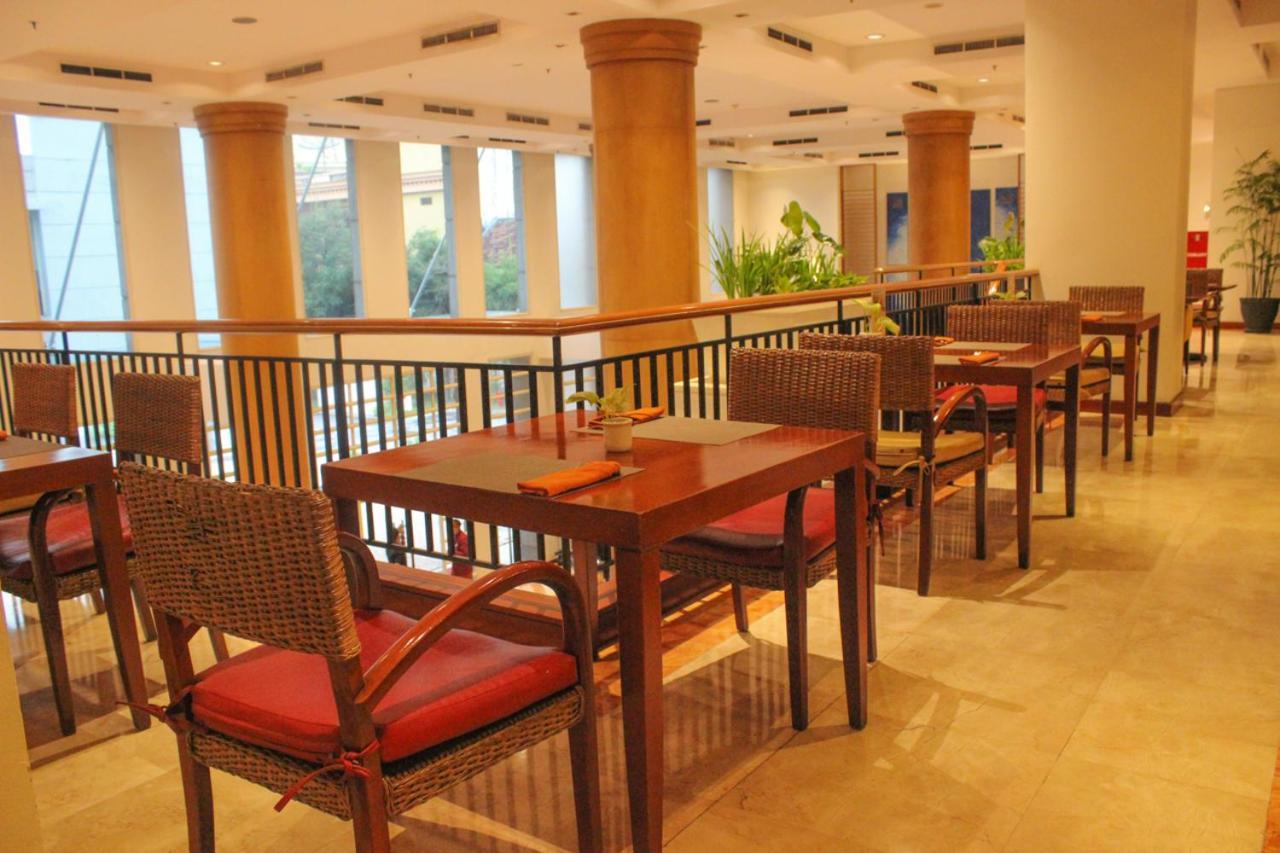 Grand Surya Hotel Kediri Кедири Екстериор снимка