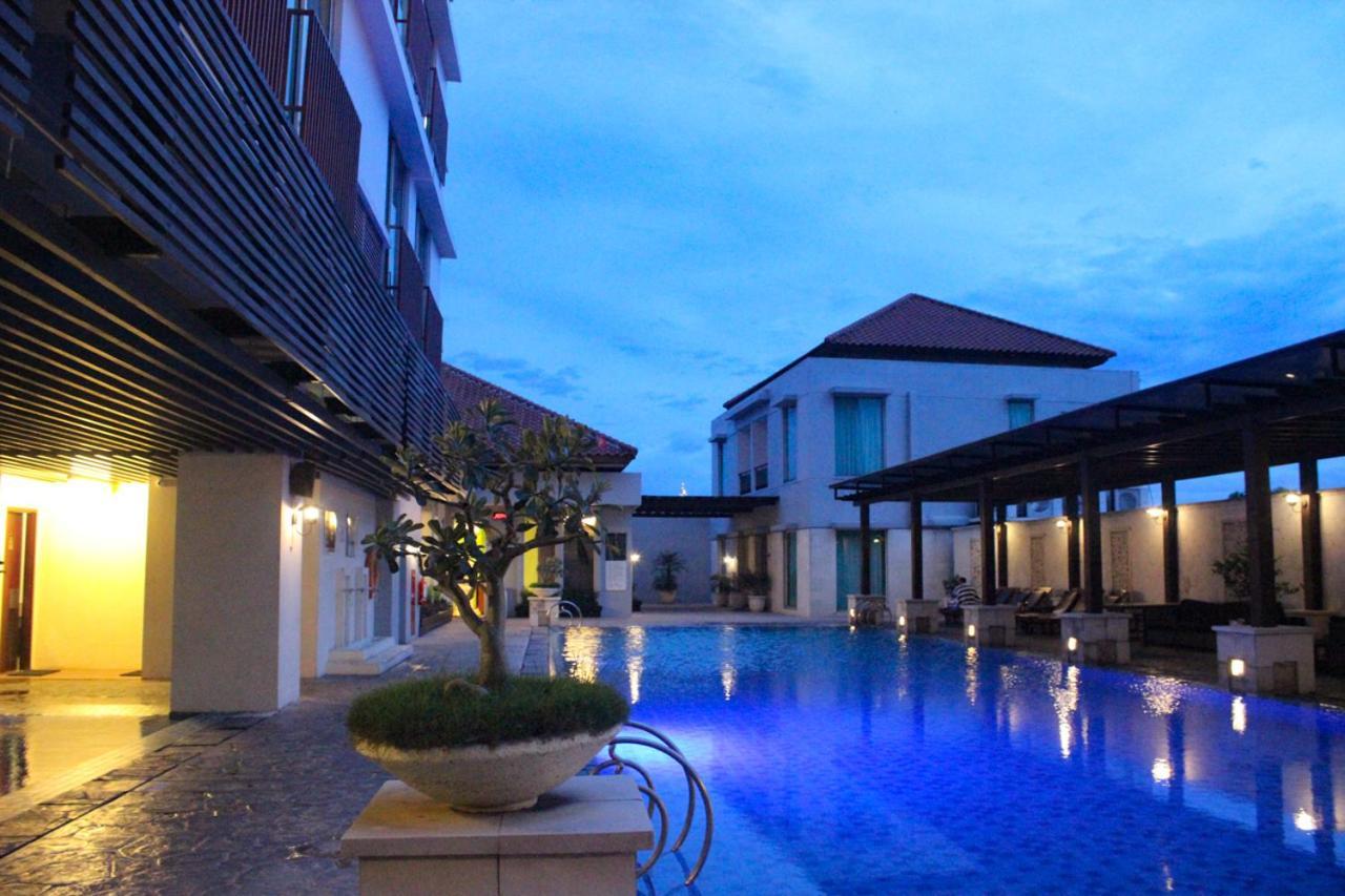 Grand Surya Hotel Kediri Кедири Екстериор снимка